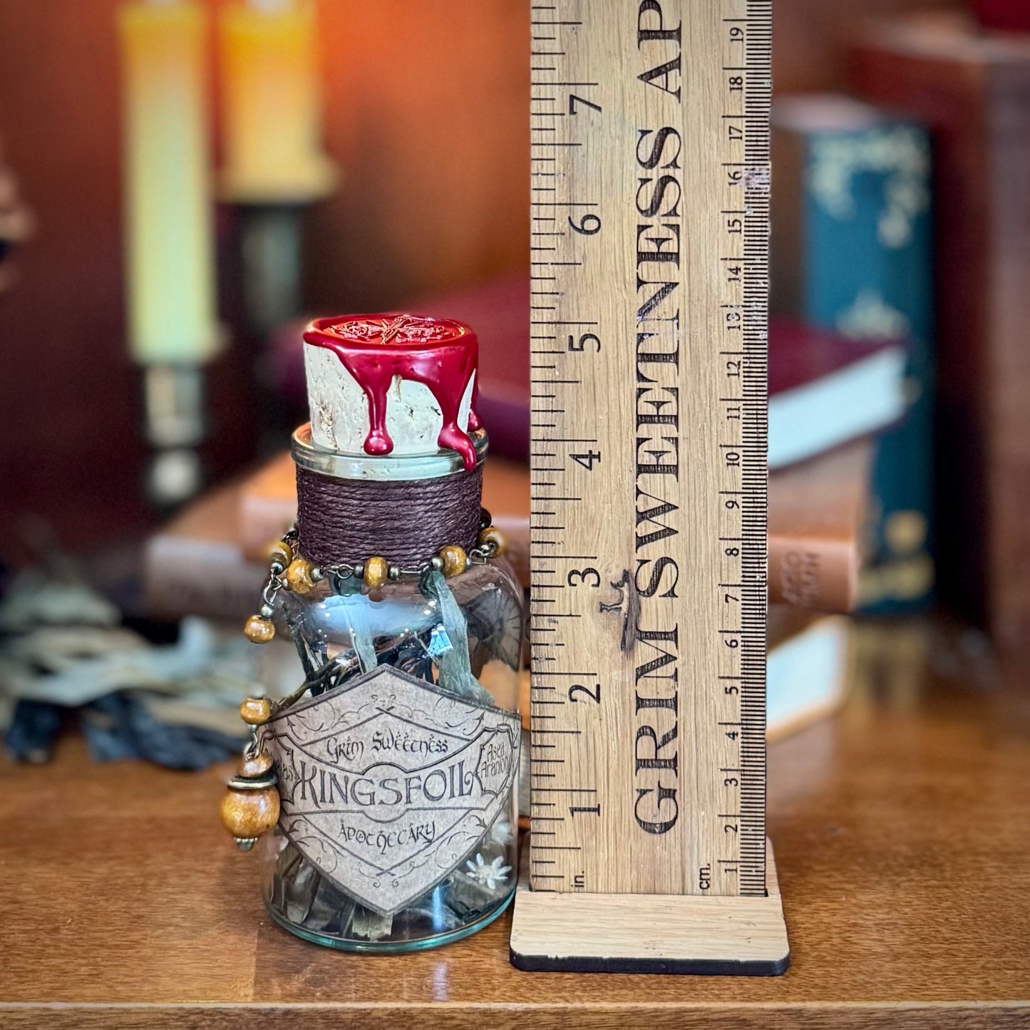 Kingsfoil, A Fantasy Decorative Apothecary Jar Prop