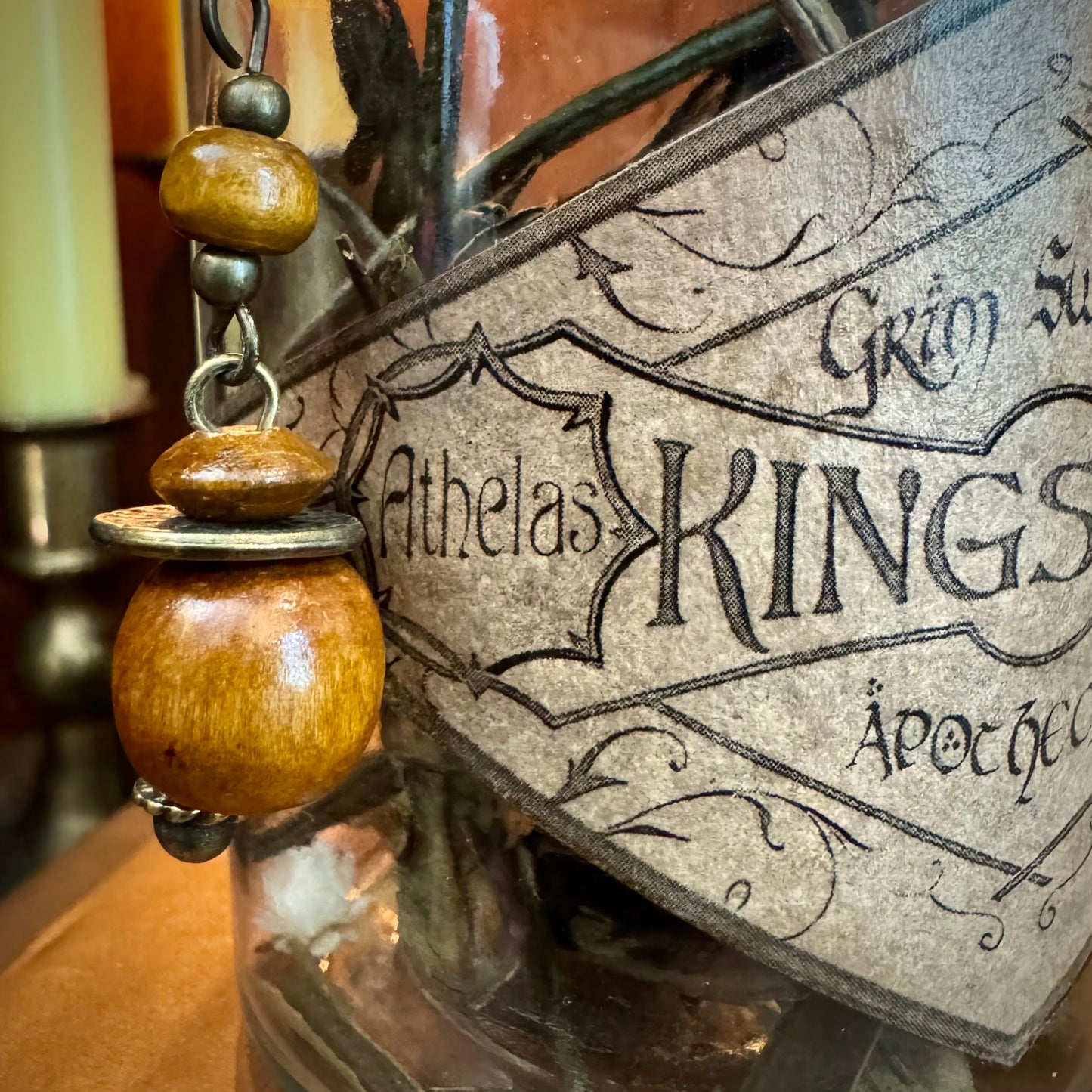 Kingsfoil, A Fantasy Decorative Apothecary Jar Prop