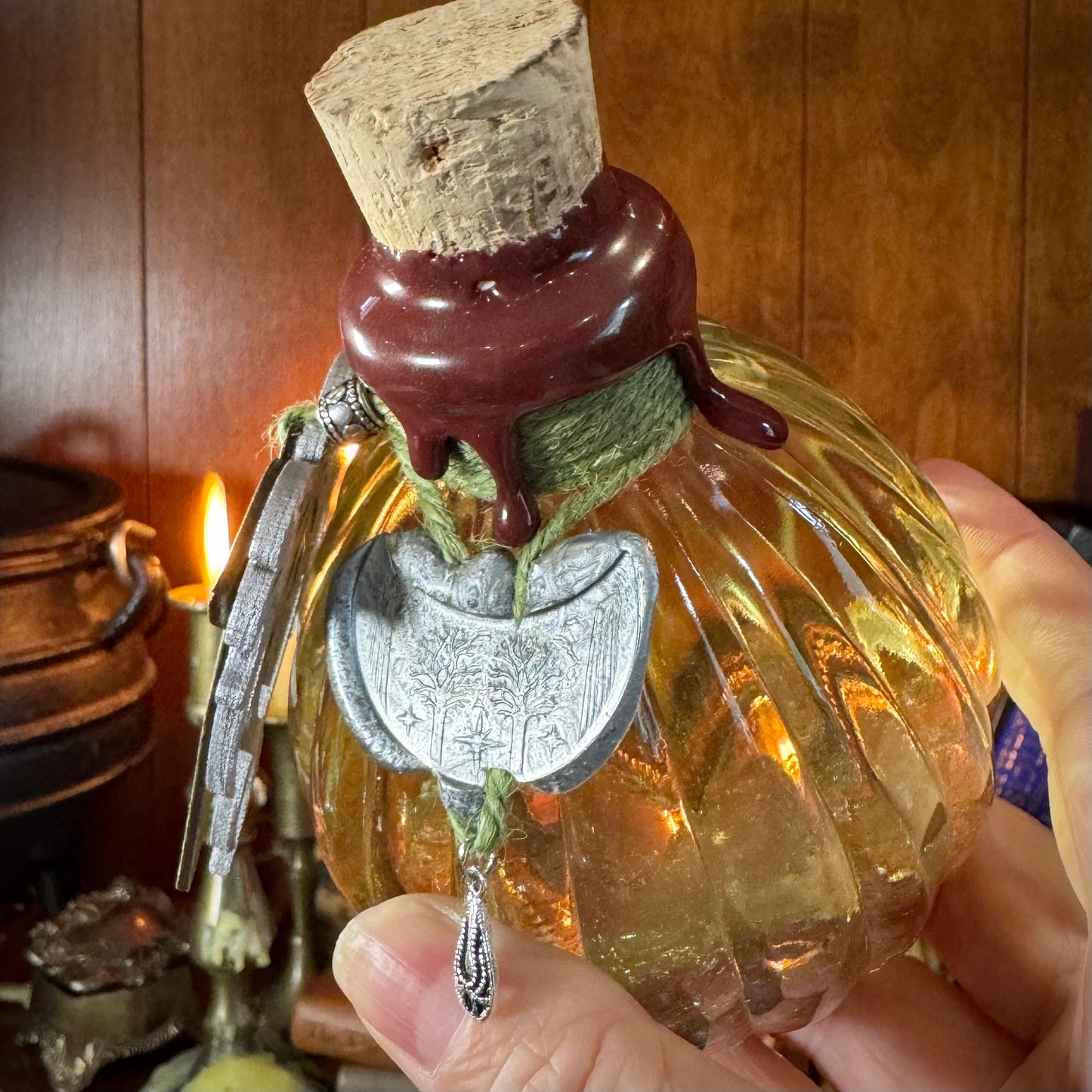 Miruvor, A Color Shifting Fantasy Potion Bottle Prop