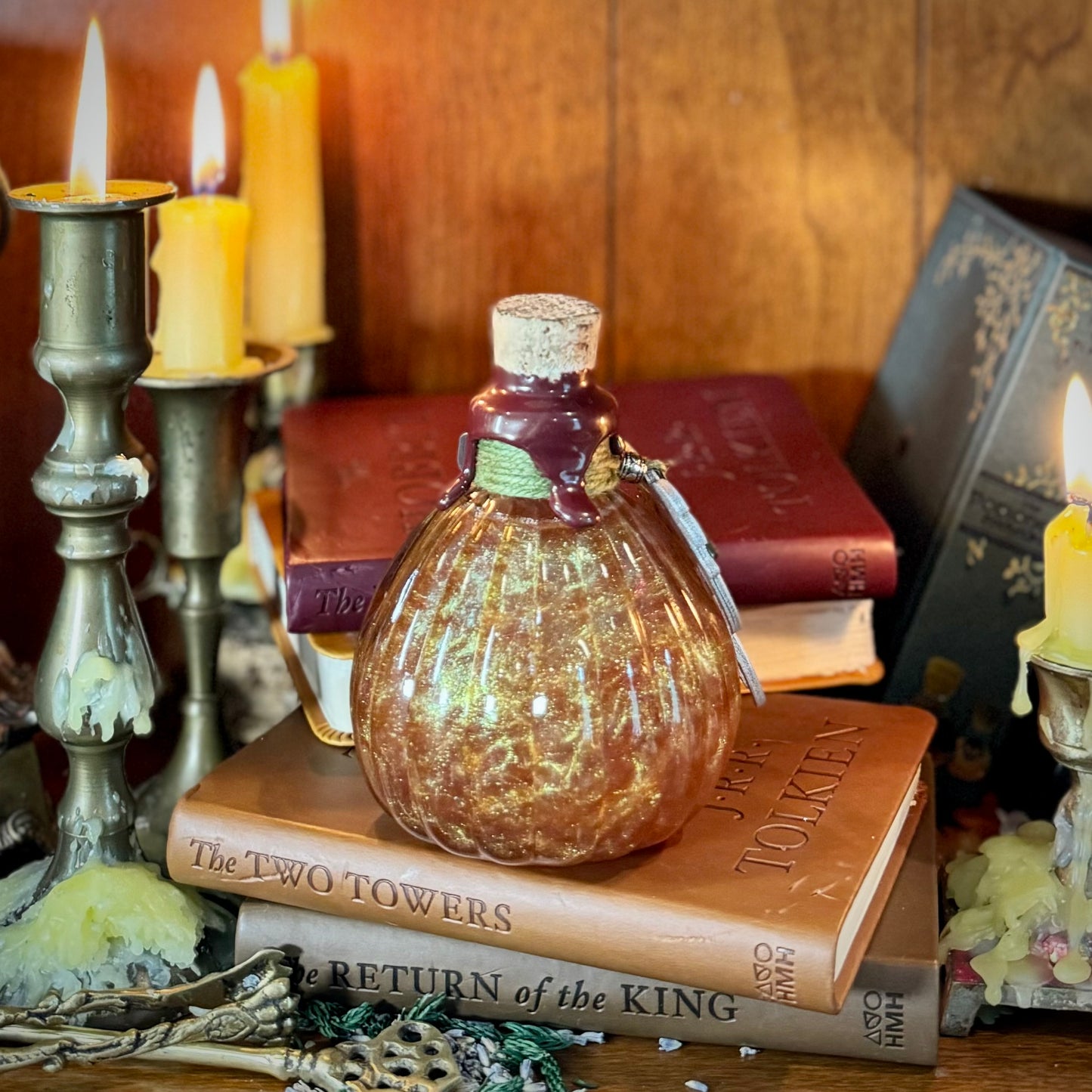 Miruvor, A Color Shifting Fantasy Potion Bottle Prop