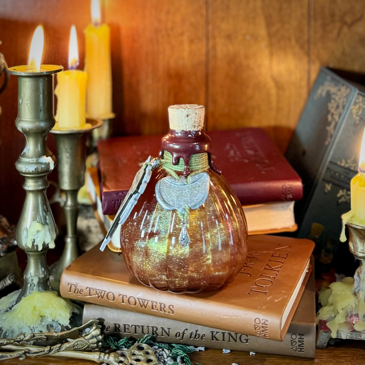 Miruvor, A Color Shifting Fantasy Potion Bottle Prop