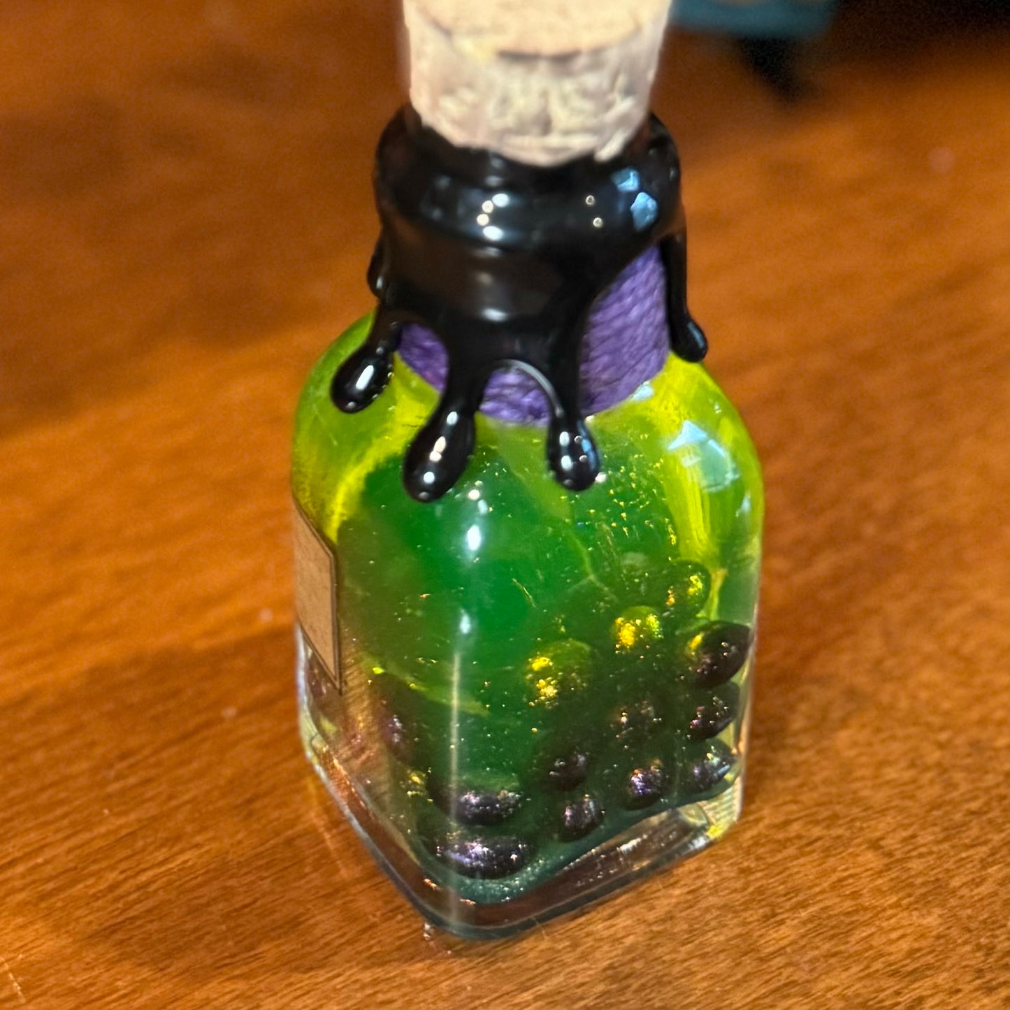 Doxy Eggs, A Decorative Glowing Apothecary Jar Prop