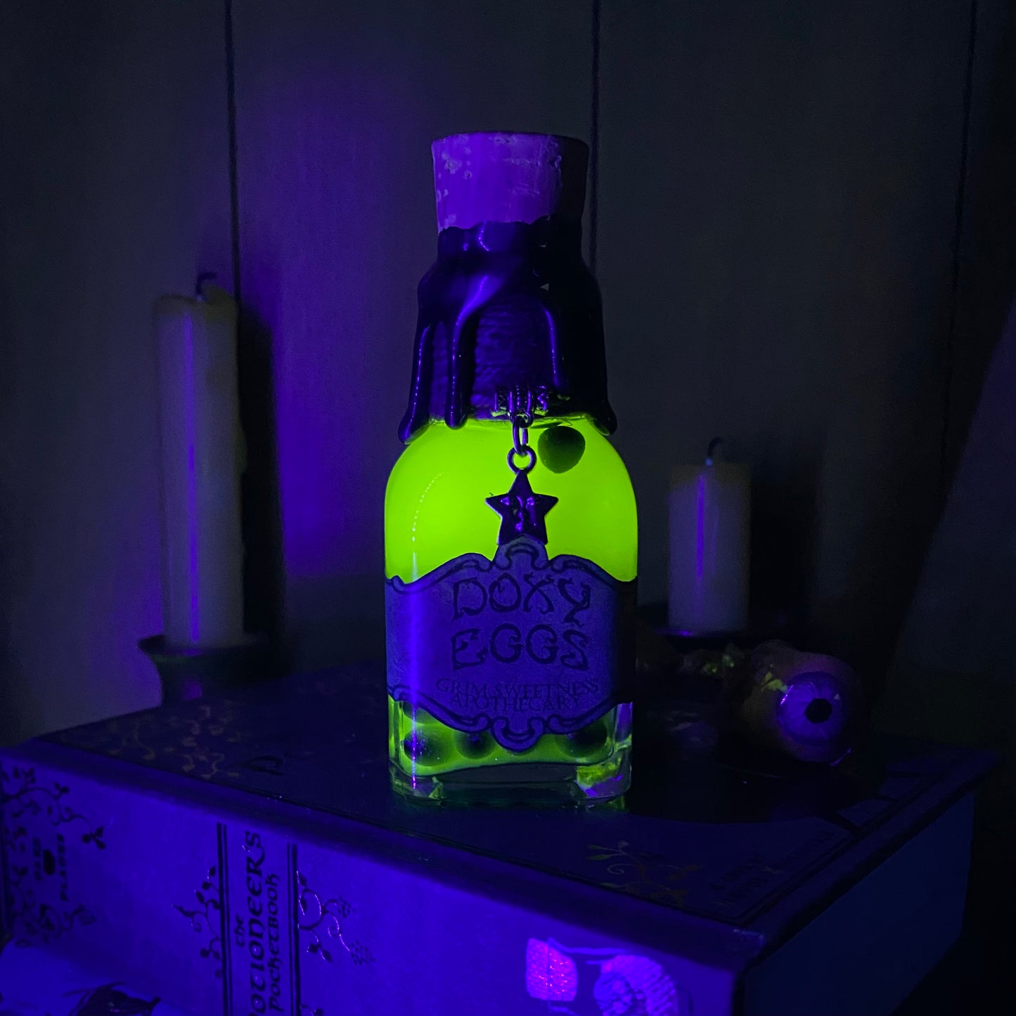 Doxy Eggs, Decorative Glowing Apothecary Jar