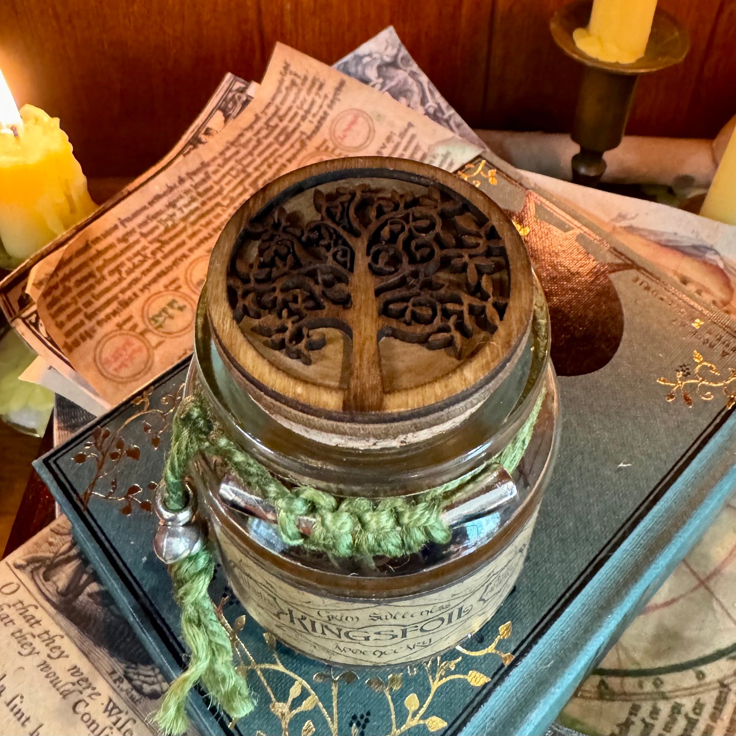 Kingsfoil, A Fantasy Decorative Apothecary Jar Prop