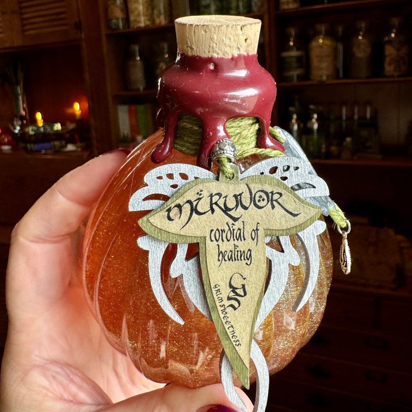 Miruvor, A Color Shifting Fantasy Potion Bottle Prop