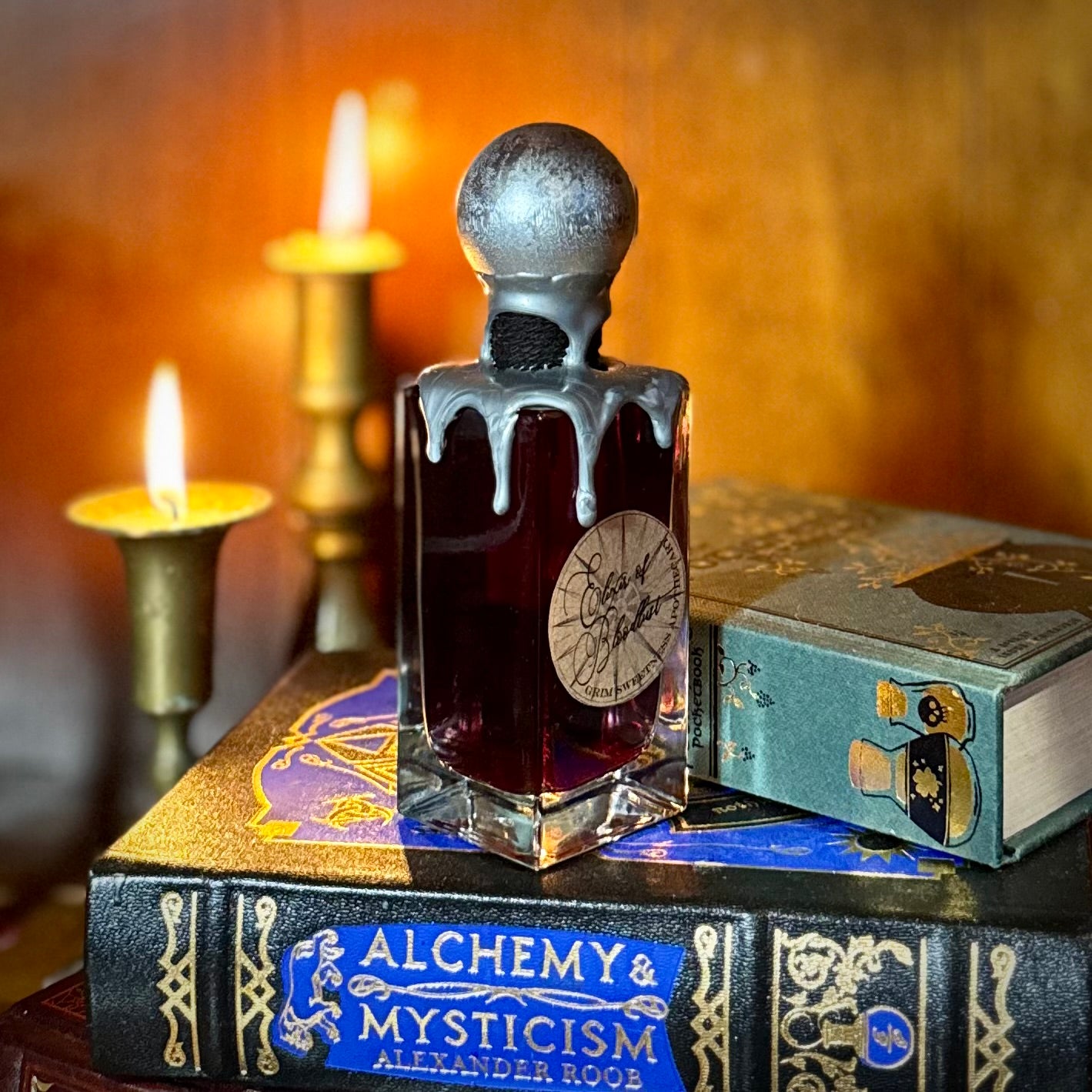 Elixir of Bloodlust, Color Changing Potion Bottle Prop