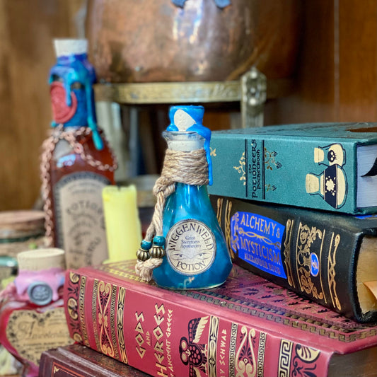 Wiggenweld Potion, A Color Change Potion Bottle Prop
